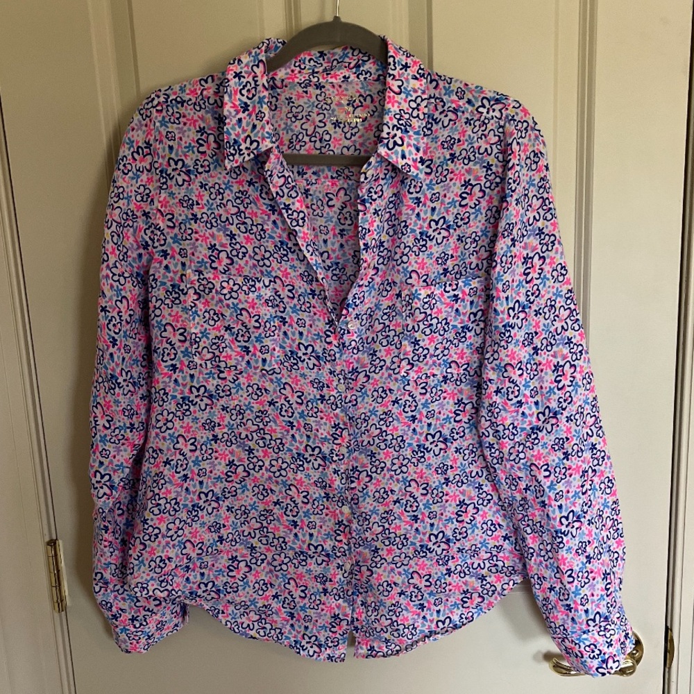Womens Button Down shirt, lily Pulitzer. Size Medium.